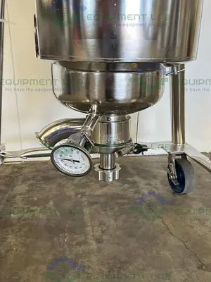 USED DCI 125 L STAINLESS STEEL JACKETED TULIP PRESSURIZED REACTOR W/ 1/2 HP MOTOR