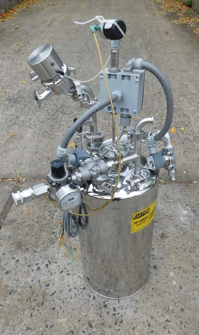 USED ALLOY PRODUCTS TANK 8 GALLON