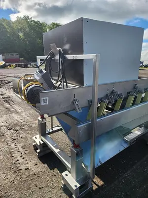 Industrial Shaker Table – Material Separation & Screening for Flower Processing