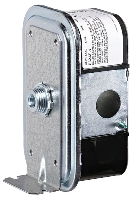 Johnson Controls P32AF-2C Differential Pressure Switch, 0.05 to 5" W.C. Range [New]