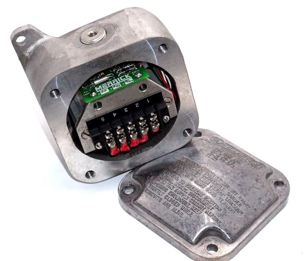 NEW KILLARK 204A EXPLOSION PROOF OUTLET UNIT