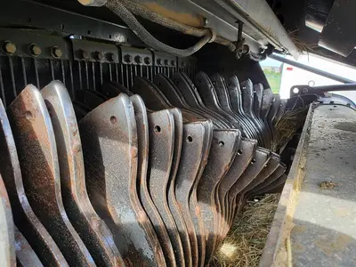 USED 2012 MASSEY FERGUSON 2190 CUTTER