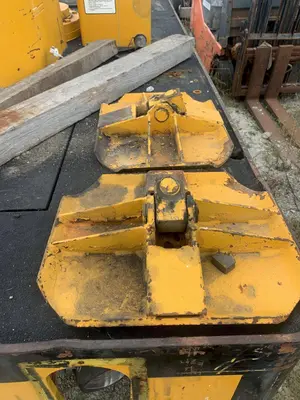 DROTT 85RM-2 Cranes, Truck | Rock Solid Tools (14)