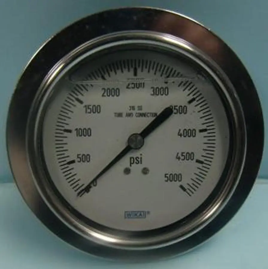 QTY. 1. WIKAI 316 SS TUBE AND CONNECTION GAUGE REA...