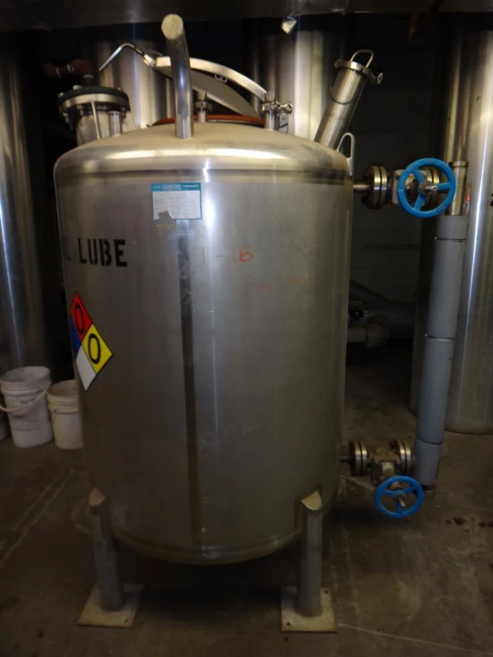 300 Gallon 304 Stainless Tank