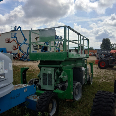 Used 2015 Genie GS-4390RT Scissor Lifters Wisconsin US | Stack Equipment #925027
