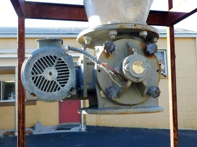 USED STAINLESS STEEL CYCLONE 14" X 24"