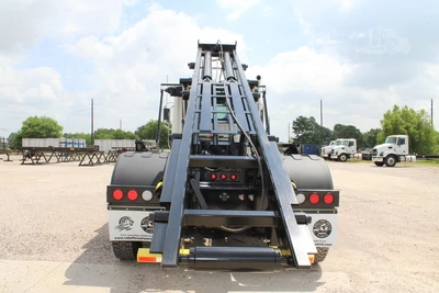New | in-Stock 2027 WESTERN STAR 47X Hooklifts & Roll-Offs Texas US | Roll Off Truck World #1492010