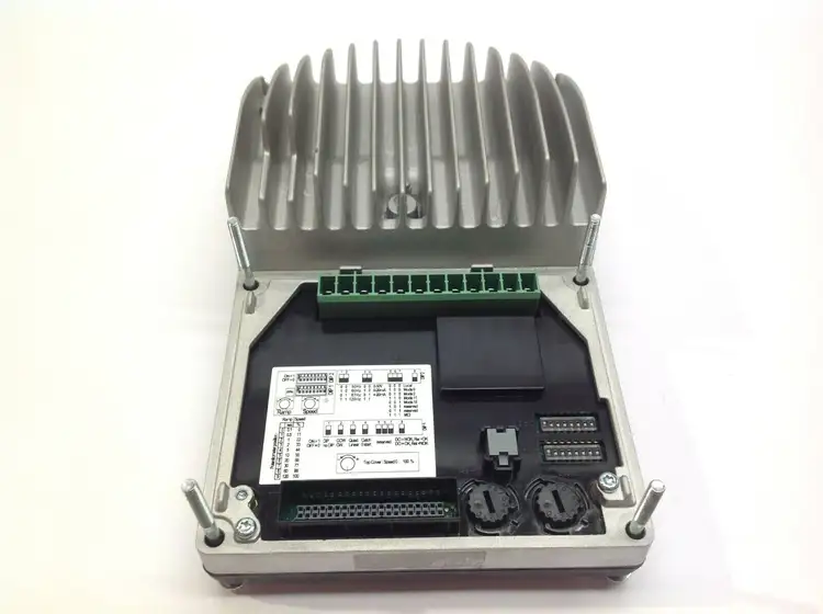 Used Lenze Decentralised Drive 8400 motec Variable Speed Drives Michigan US | Maverick Industrial Sales #1395505