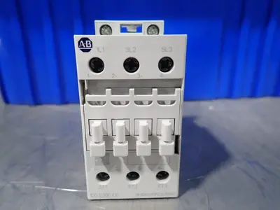 NEW ALLENBRADLEY 100E30EJ00