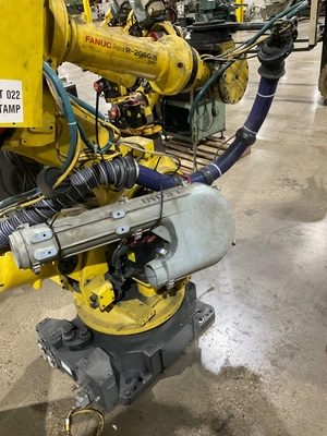 USED 2009 FANUC R-2000iB/210F + R-30iA