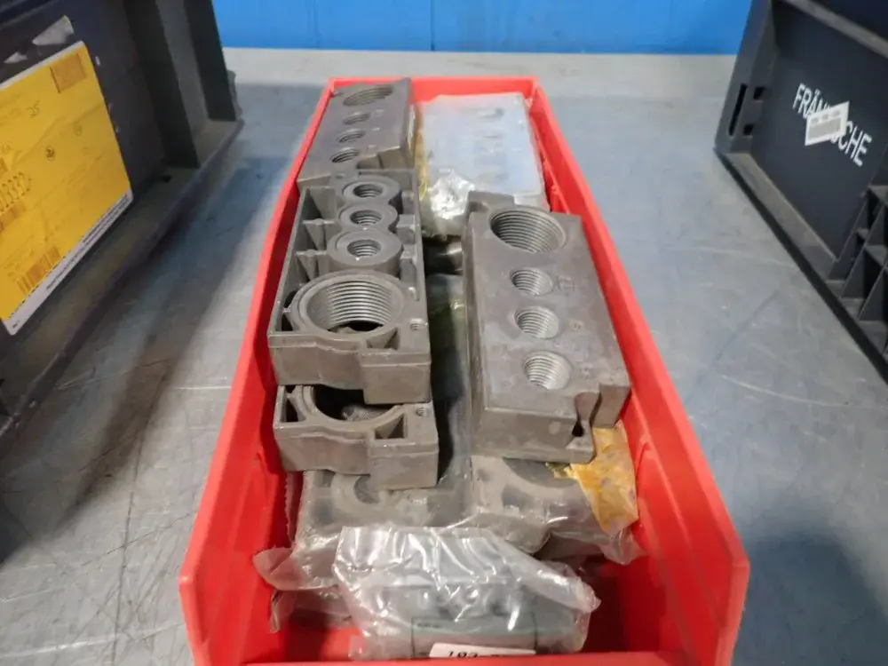 Manifold Base