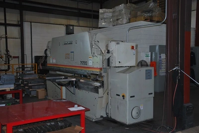 USED 1999 ACCURPRESS 717512