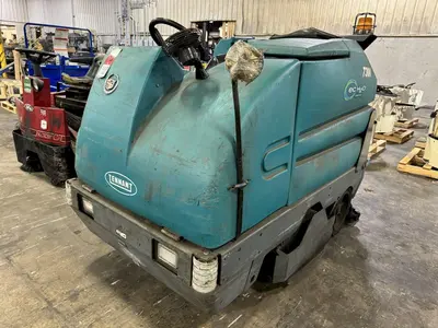 USED TENNANT 7300