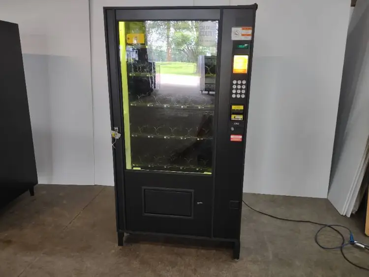 Used _UNKNOWN_ _UNKNOWN_ Vending Machines Minnesota US | K-BID 6 #181242