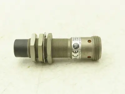 Allen Bradley 872C-D8NP18-N4 Proximity Sensor/Switch 10-30VDC Ser C 18mm Dia