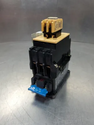 ALLEN BRADLEY 100-A38N*3 Ser C CONTACTOR, w/ 195-FA11. 4D-34