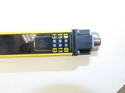 Schmersal SLC440 1450mm Safety Light Curtain Receiver Only 24VDC -Damaged Lens