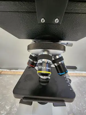 SPLIT FIELD MICROSCOPE WITH EYE PIECES, 4X4 ILLUMINATED STAGE, 3 OBJECTIVES