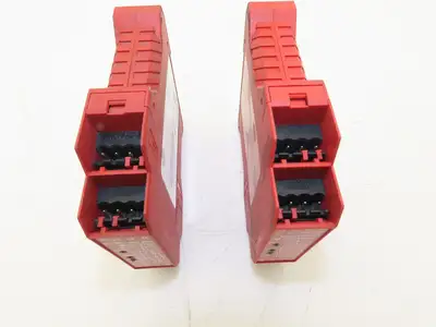 Allen Bradley 440R-N23132 MSR127TP Guardmaster Safety Relay 24V  Lot of 2