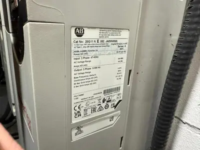 50 HP ALLEN BRADLEY POWERFLEX 755 DRIVE CAT. 20G11NE052JA0NNNNN 600V MFG. 2022