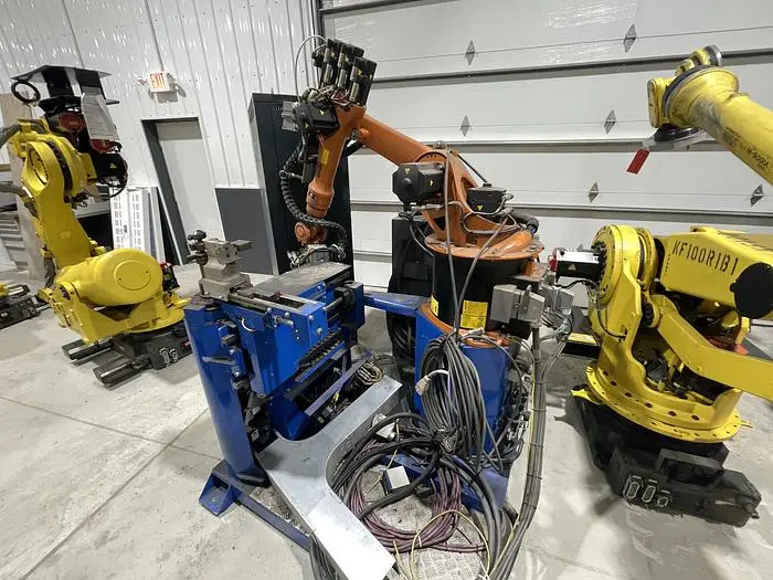 Used 2014 KUKA KR16-2 Robots Michigan US | Aucto #1333516
