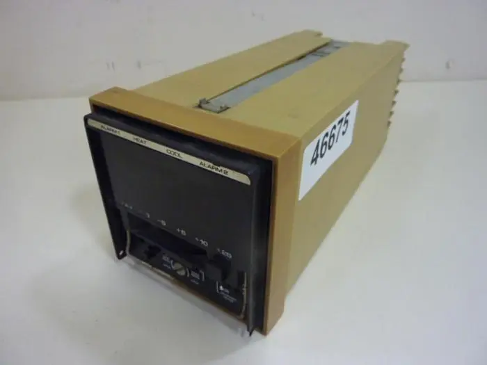 Used BARBER COLMAN 585A-00016-000-0-00 Temperature Controls Michigan US | Ideal Machinery #582540