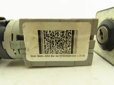 ABB WAW937/8ZM 3HAC 6428-5/04 Control Switch 2-Position 25A 690V NO KEY Lot of 3