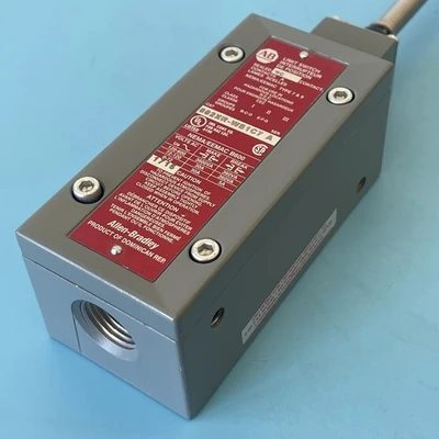 NEW ALLEN BRADLEY 802XR-WS1C7 SER. A