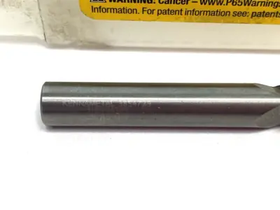3854739 | Kennametal  KenCut™ Square End Mill 3 Flutes Plain Shank AADE0312J3A - New – Open box