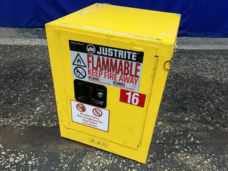 Used JUSTRITE 890420 Cabinets Ohio US | HGR 24 #1460139