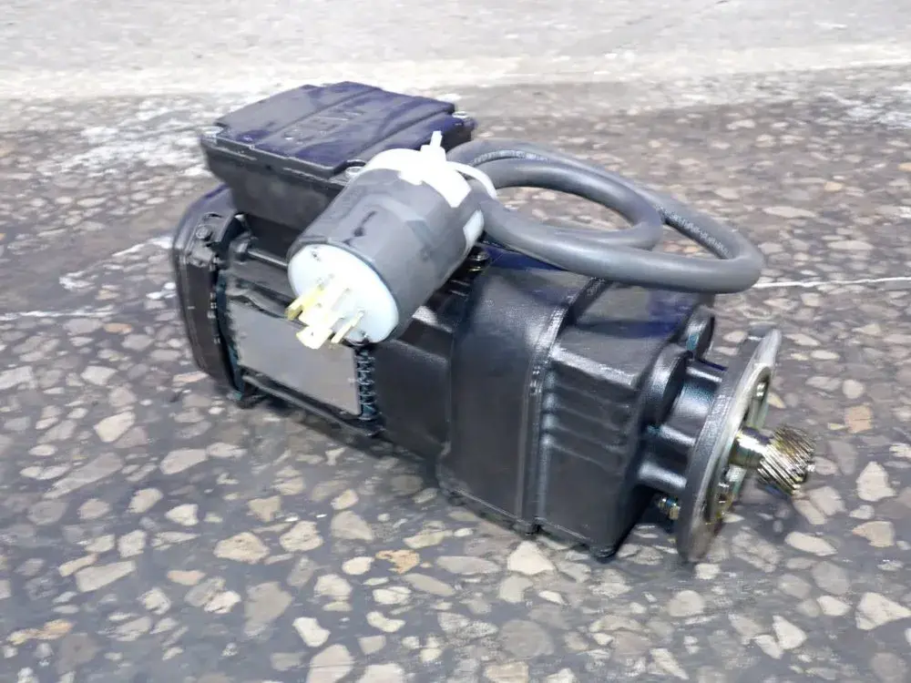 USED SEWEURODRIVE KAF37 R17 DRS71S4