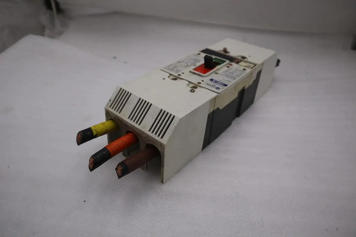 Allen Bradley 140U-J6X3 100A 3P 600V AC 250V DC Circuit Breaker STOCK H1869