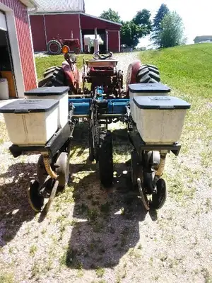 Used KINZE 2-ROW Planters Nebraska US | Trustworthy Equipment #1403555