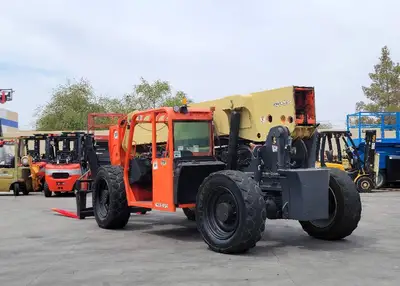 USED 2010 JLG G10-55A