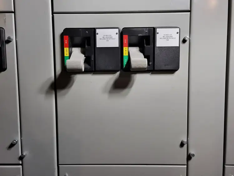 Used EATON HFD3060 Switchgears British Columbia CA | Lenmark #240451