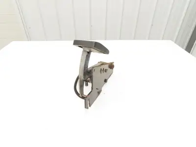 Hyster E60Z-33 Throttle Go Accelerator Gas Pedal