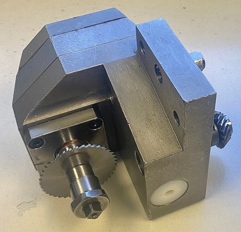 CITIZEN F25 RT. ANGLE LIVE SLOTTING TOOL