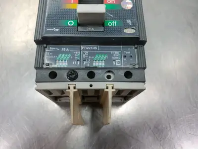 Used ABB TMAX T5H PR221DS CIRCUIT BREAKER, 25A, 3P, 800V Circuit Breakers South Carolina US | Palmetto Automation #1151468