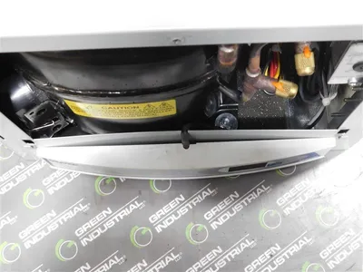 APW McLean MHB11-0416-G307 Air Conditioner 3300/4000 BTU 134A Some Damage New