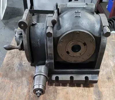 Used KEARNEY & TRECKER DIVIDING HEAD Misc Industrial Equipment Kentucky US | Aucto #686927
