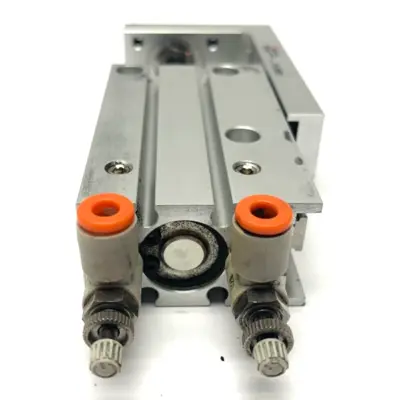 MXH16-30 | SMC  Pneumatic Compact Slide Cylinder Table 0.7MPa Max - Used