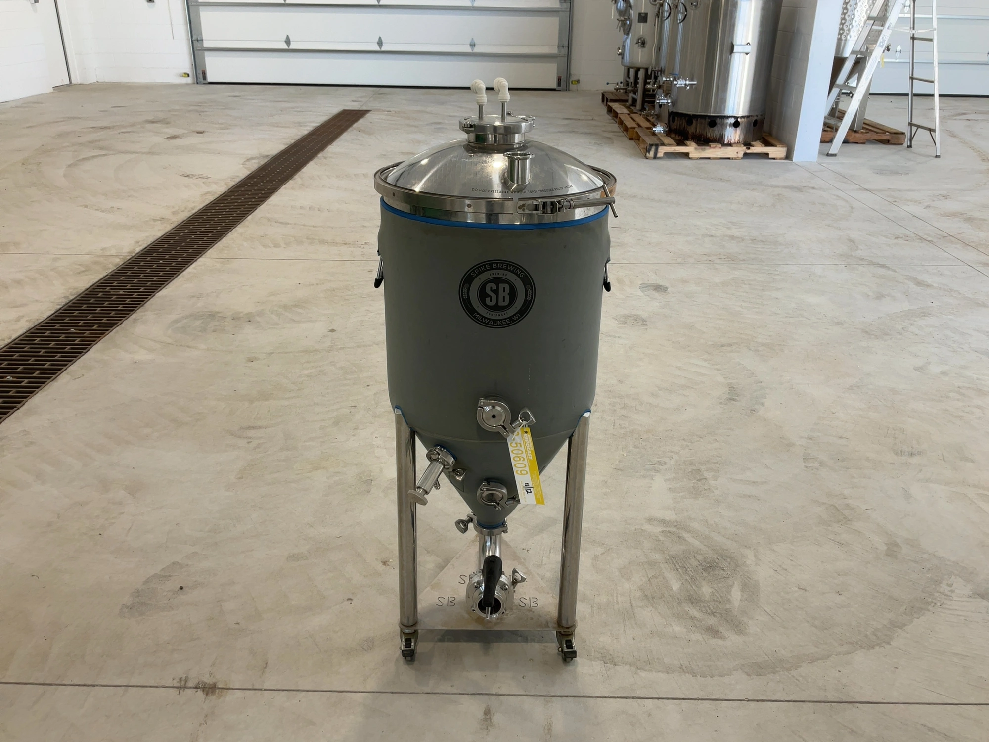Used SPIKE BREWING CF15 CONICAL FERMENTER/UNITANK WITH INSULATED CONICAL JACKET 18 GALLONS Brewing Equipment Michigan US | Miedema Asset Management Group #1580075