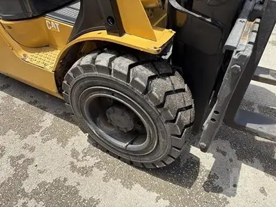 USED 2018 CAT GP30N