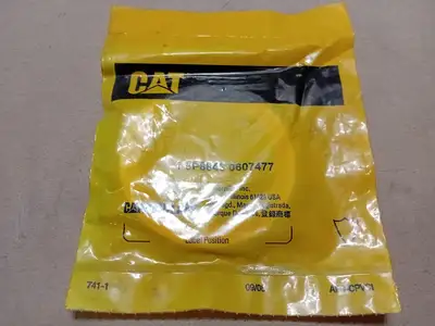 NEW CATERPILLAR 5P-8843
