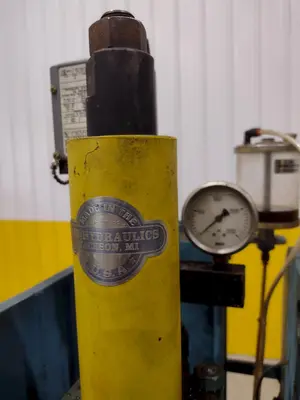 USED AIR-HYDRAULICS C-300