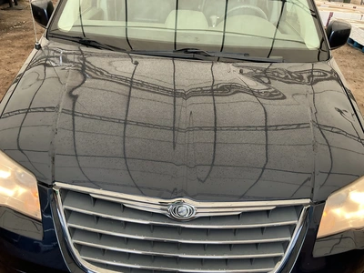 USED 2009 CHRYSLER TOWN AND COUNTRY