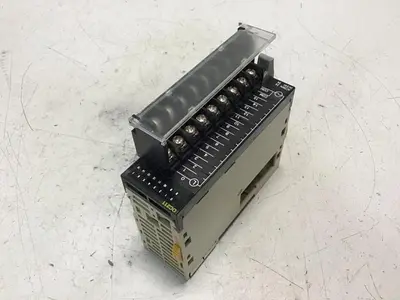 USED OMRON CJ1W-OC211