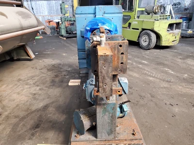 NRM 3 1/2" Rubber Extruder