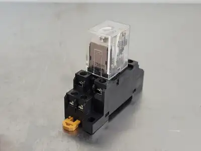 USED OMRON LY2